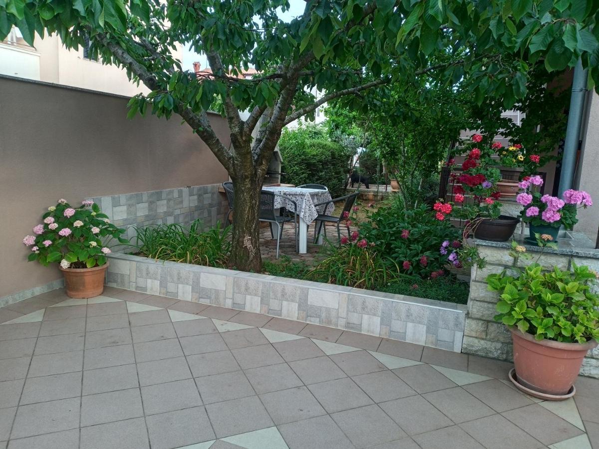 Apartmani Alma Pula Luaran gambar