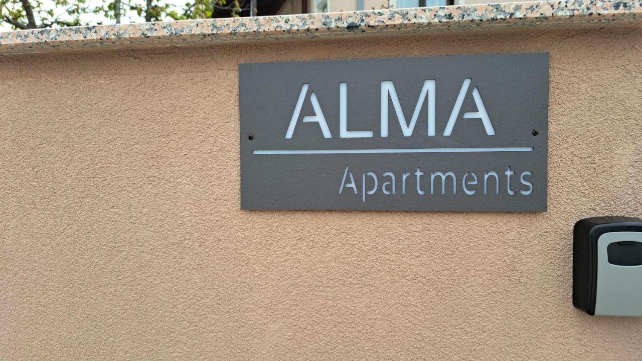 Apartmani Alma Pula Luaran gambar