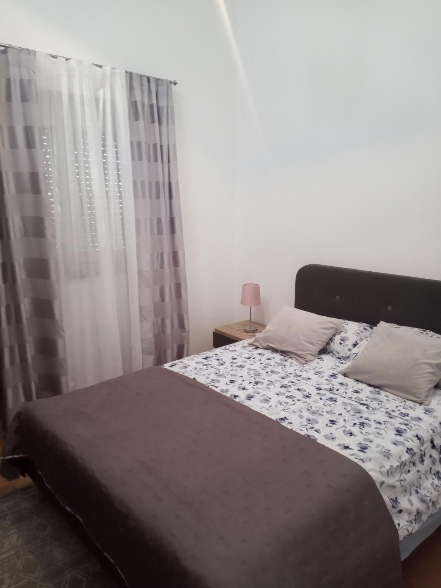 Apartmani Alma Pula Luaran gambar