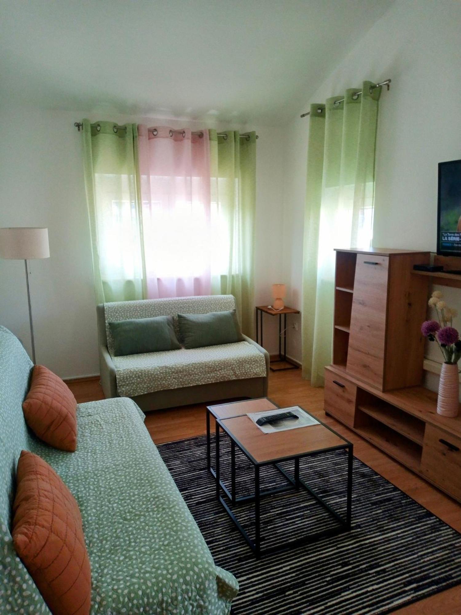Apartmani Alma Pula Luaran gambar