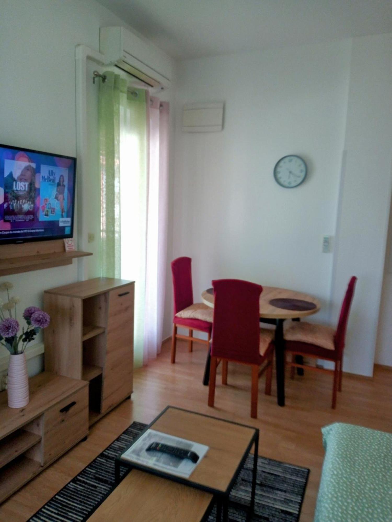 Apartmani Alma Pula Luaran gambar