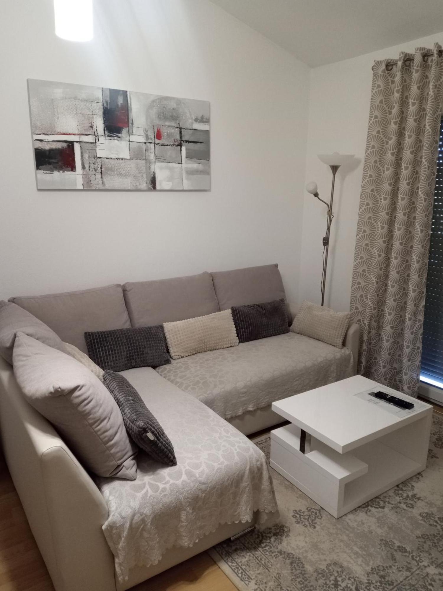 Apartmani Alma Pula Luaran gambar