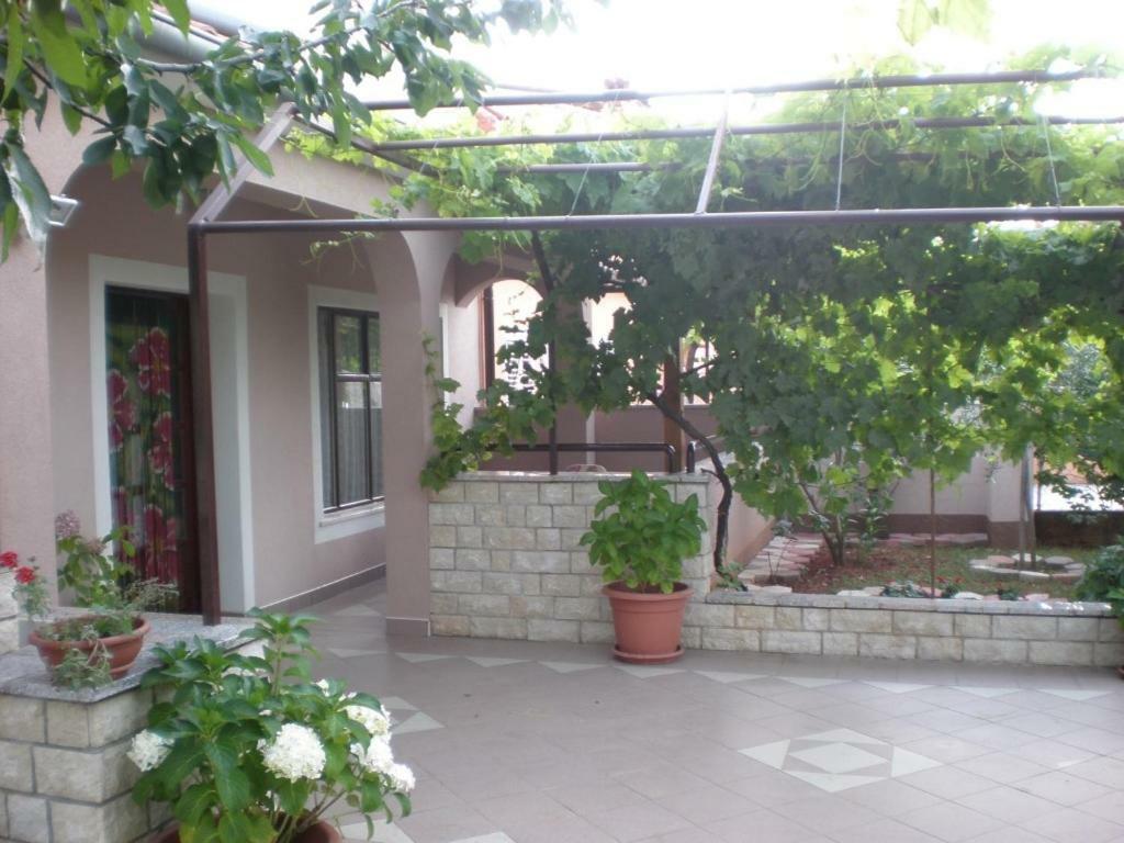 Apartmani Alma Pula Luaran gambar