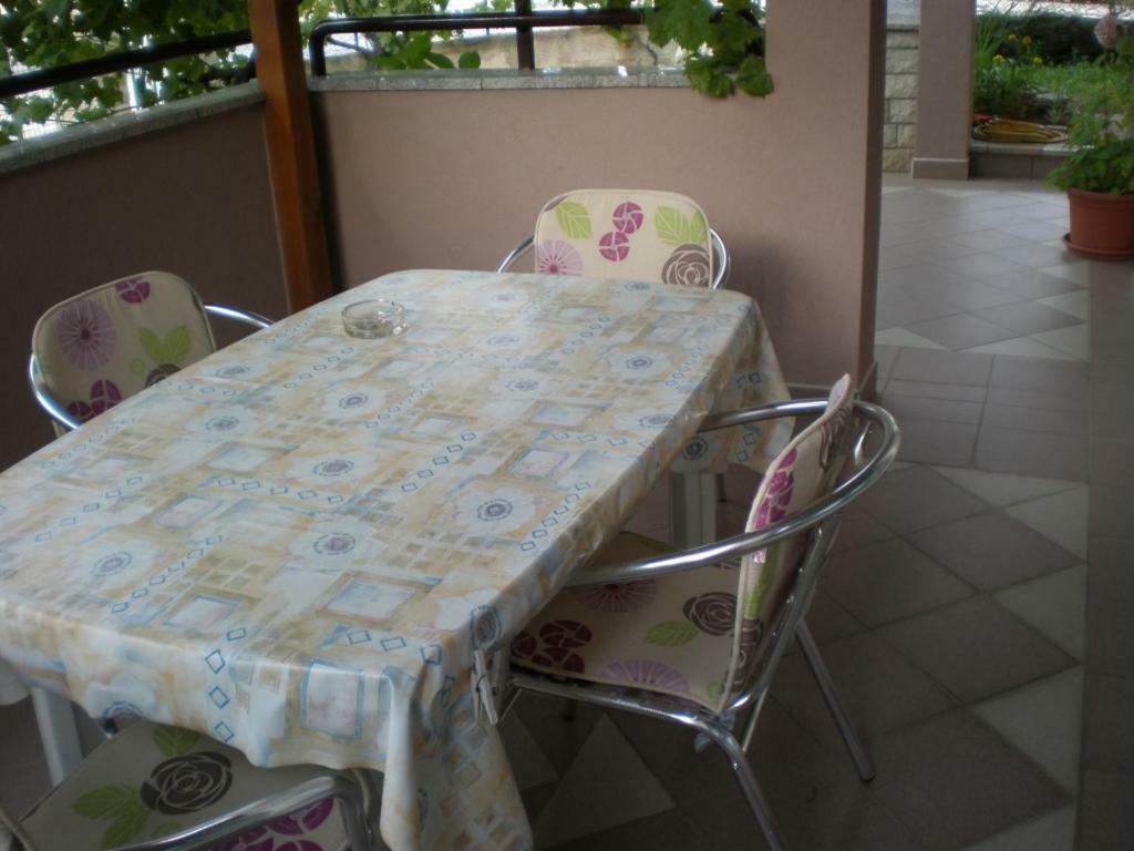 Apartmani Alma Pula Luaran gambar